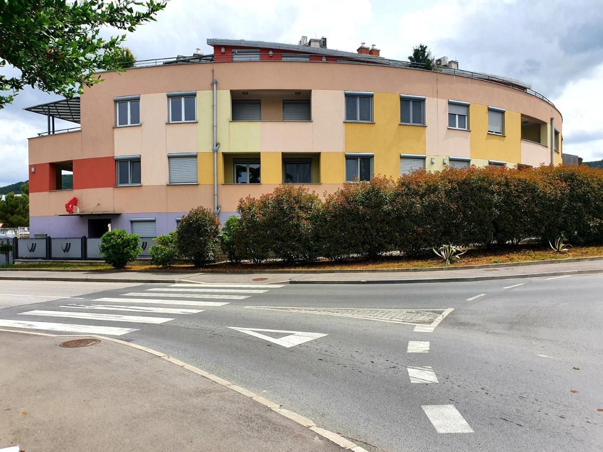 Aparthotel Apart Vela *